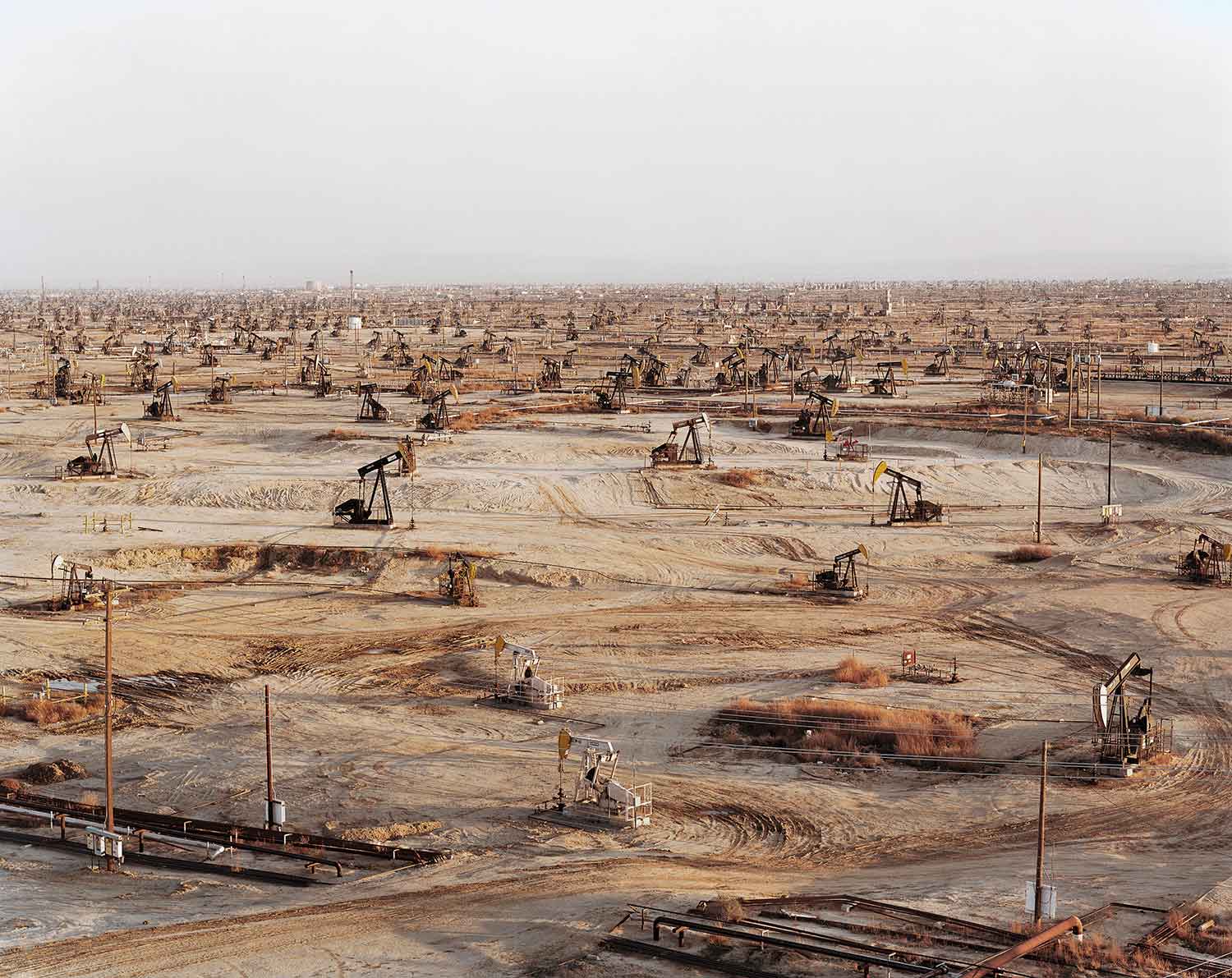 Edward Burtynsky Oil-Fields-#02